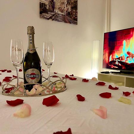 Louis & Elza Old Town Romantic Apartments Breslavia Exterior foto